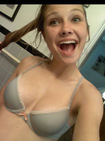 Escort Sirena, Poličnik fisting strapon