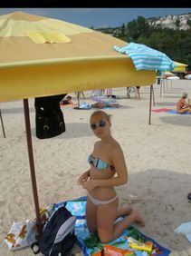 Escort Bente Li,Poličnik kissing girlfriend experience