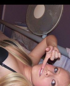 Escort Breskvica,Omiš carol please call for more info