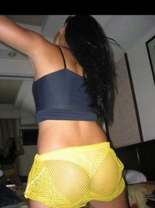 Young bubbly escort Mamica Selce