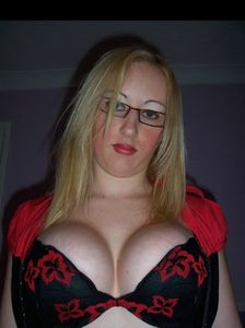 Sweet innocent escort Kaja Sinj