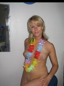 Escort Vlazna, Jelsa kissing girlfriend experience