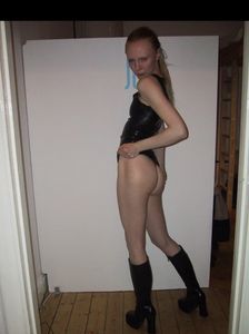 Blonde Una easy going open minded escort Una Garešnica