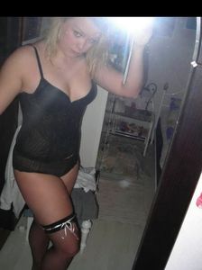 Enjoy best massage service with lovely Czech escort Mini Benkovac