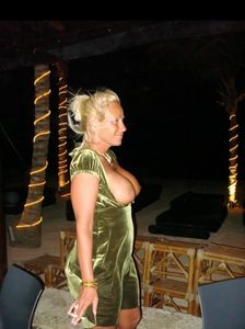 Sexy malay freelance escort Ana Bjelovar