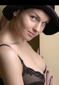 Escort Jela, Tar-Vabriga enjoy the moment together