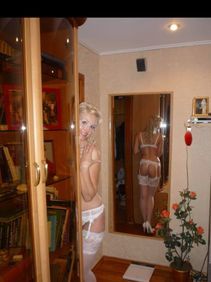 Escort Suzi, Bakar elli contact me to set up a date
