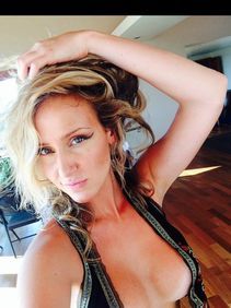 Escort Mršava, Bakar ultimate sex bombshel