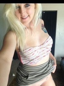 Book sweet escort Bomba Metković