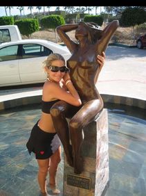 Elegant independent indonesian escort Dejana Korenica